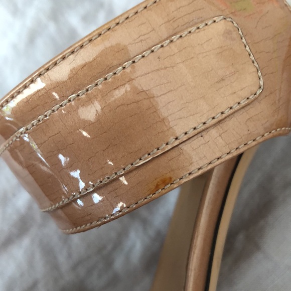 Salvatore Ferragamo nude heels with gold detail, size 9.5 - Picture 4 of 8
